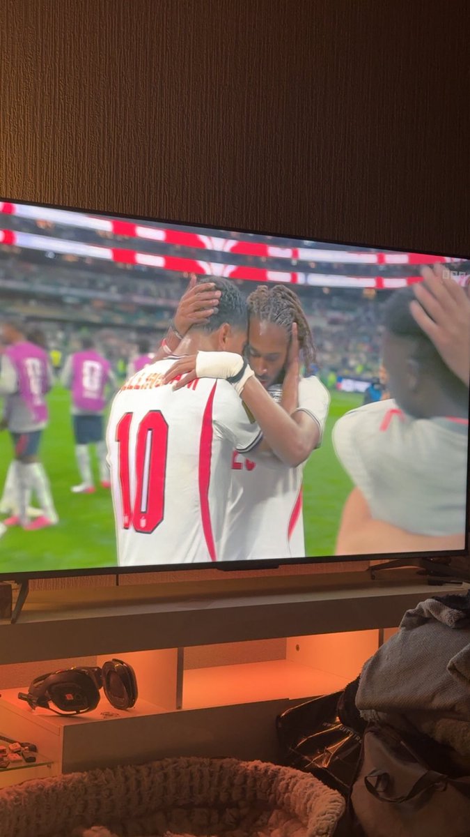 ScxmmN's tweet photo. @England What an insane performance from man like Jude 👏🏼👏🏼👏🏼 https://t.co/bxhvZx7GCK