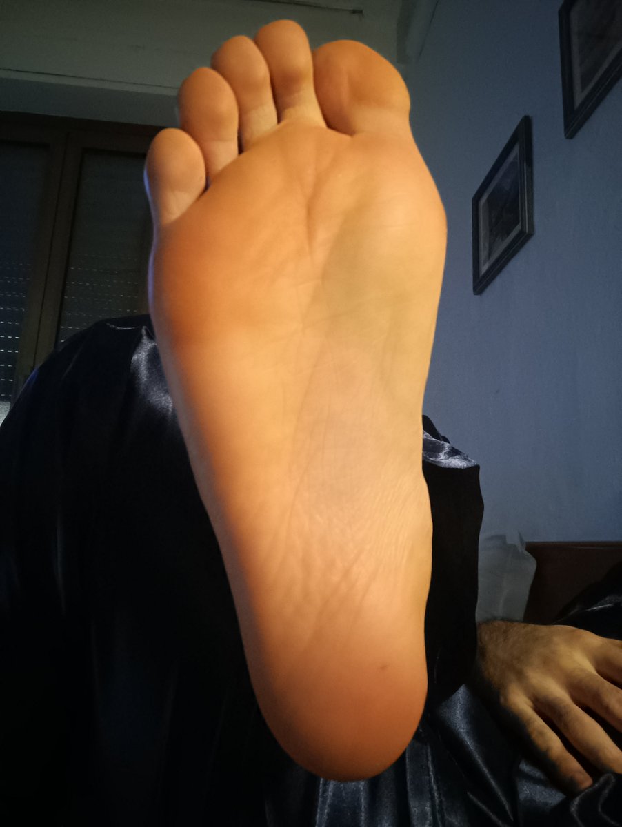 MasterLucaFeet's tweet photo. Senti il richiamo, sai che non puoi opporre resistenza, poi uno schiocco di dita e ... il cervello รจ completamente fottuto dal ca$hcock ๐ง ๐๐ต
Avanti la prossima cagna, a cuccia ๐๐ฝ
#send #tribute #findom #paypig #cashmaster #cashslave #moneyslave #drain #atm https://t.co/EmoVvvF3Y3