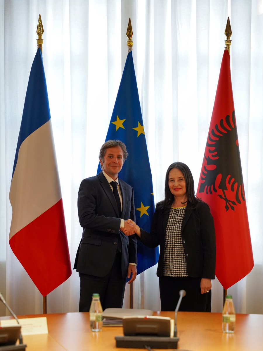 France_Albanie's tweet photo. Les progrès rapides de l' 🇦🇱 vers l'UE 🇪🇺 et le soutien constant de la 🇫🇷 à son intégration, ont été au cœur des échanges de la délégation de l'Assemblée nationale 🇫🇷 à 📍#Tirana 🇦🇱 avec @ediramaal, @HoxhaFer et #MajlindaDhuka. https://t.co/WEufHEdhZD