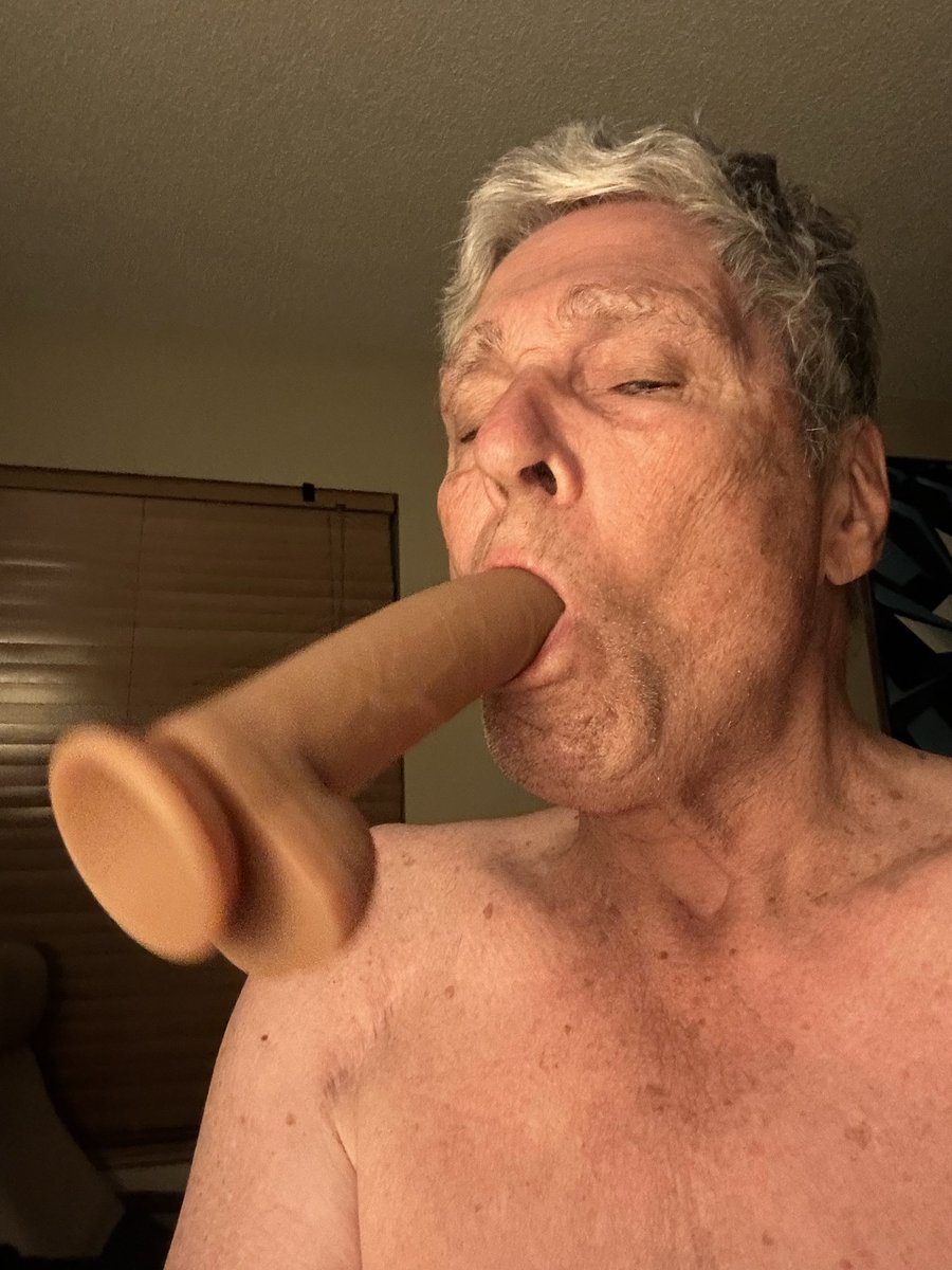 hornymistress21's tweet photo. Let’s begin to show the world the kind of sissy you’re,slut??🥰😈 https://t.co/AWCMI1xfrJ