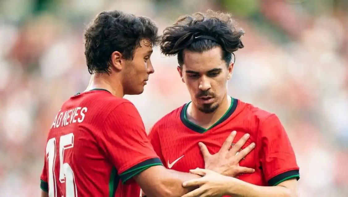 Senyyo's tweet photo. 🚨 CRAZR STAT : João Neves and Vitinha created a total number of zero (0) chances for Portugal throughout the World Cup campaign.😳