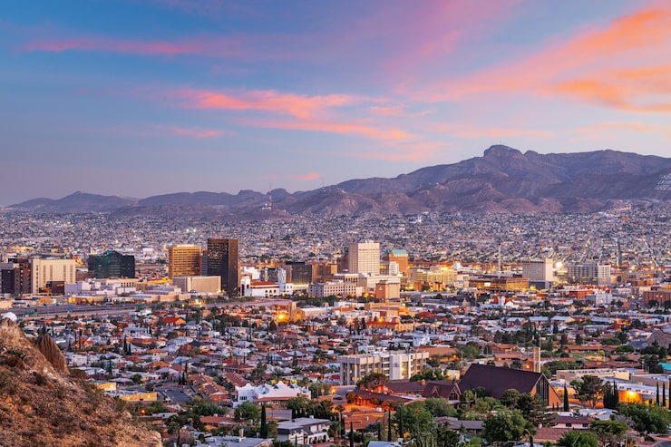 diazpabon's tweet photo. Hermosillo en Sonora.

Una ciudad en el desierto. Tiene cerca de un millón de habitantes. En un rato voy a la primera reunión y mañana ministraré al cuerpo pastoral de la ciudad.

Ayúdeme con su oración.

Abrazos,

Pr. Pabón https://t.co/biiJ3Pv29C