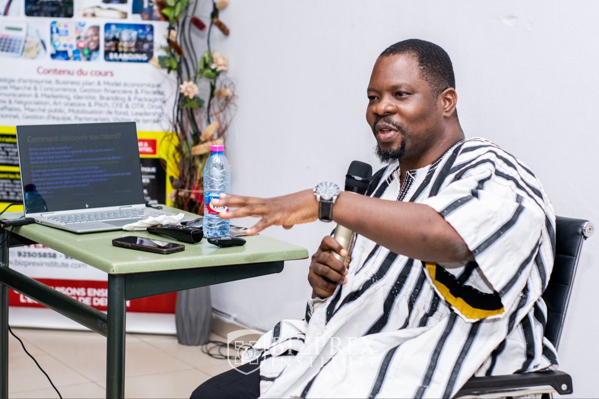 IgnaceAgbakla's tweet photo. l'Université des Entrepreneurs a lancé son tout premier module : #Lifepreneuriat – Entreprendre sa vie, animé par M. Ignace Agbakla.

#UniversitéDesEntrepreneurs #BizprexInstitute #Lifepreneuriat #EntreprendreSaVie #RéussirEnsemble #entrepreneurs #businessgrowth #SelfGrowth https://t.co/LIDgVbNj4Q