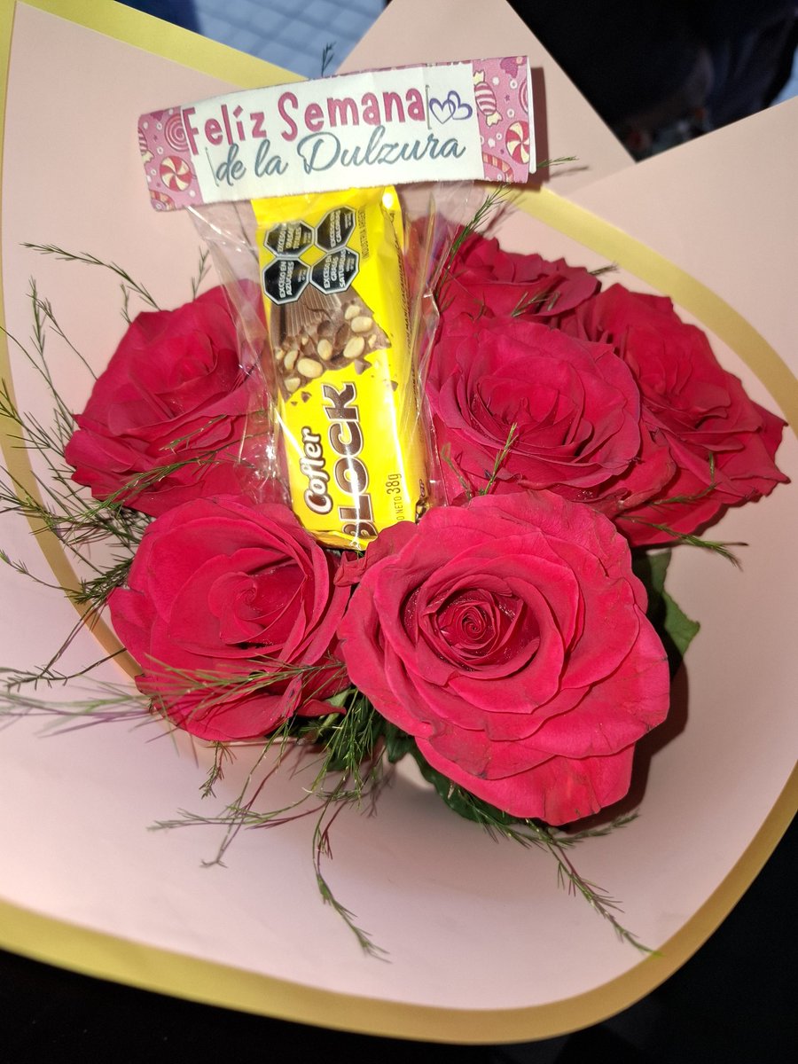 love_baunisse's tweet photo. Siempre es lindo acompañar a nuestra niña💖💐 https://t.co/ohstqQgWoj