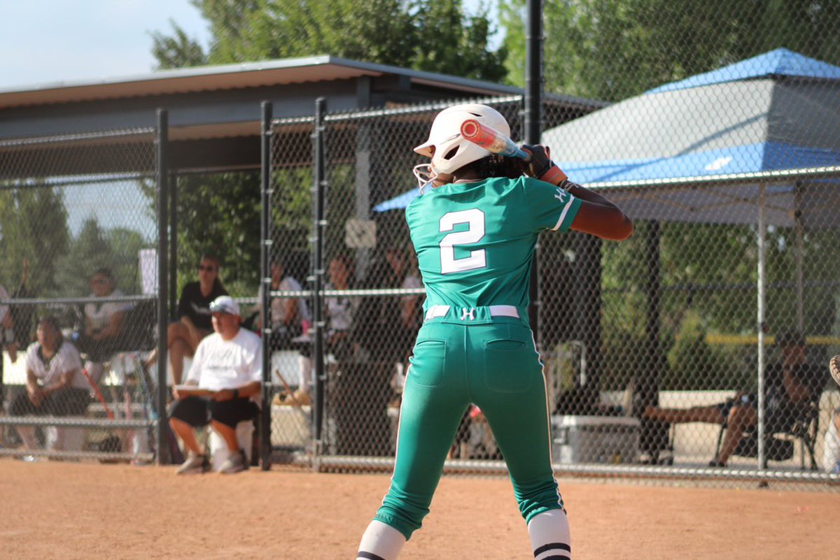 14uHustleNation's tweet photo. Shoutout to @SaBroussard2029 ! 👏

She led the team with 22 hits and finished the Patriot Games &amp; Colorado Sparkler hitting .449. Big-time performance all week. 

@TimRamonHNF @Ch1rsPacheco @HustleNationFP https://t.co/3cBKmHV4xo