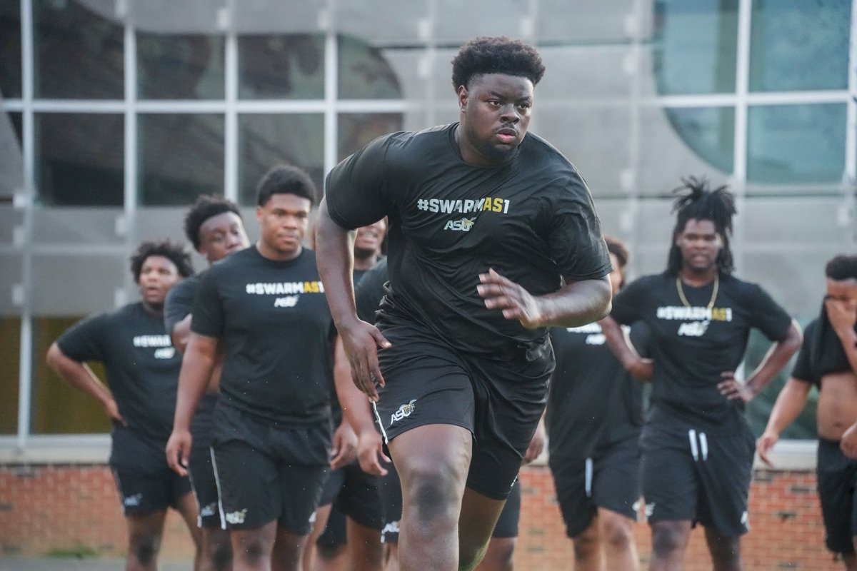 BamaStateFB's tweet photo. Strength is in the routine!

#SWARMAS1 https://t.co/HrZ4wzw9c0