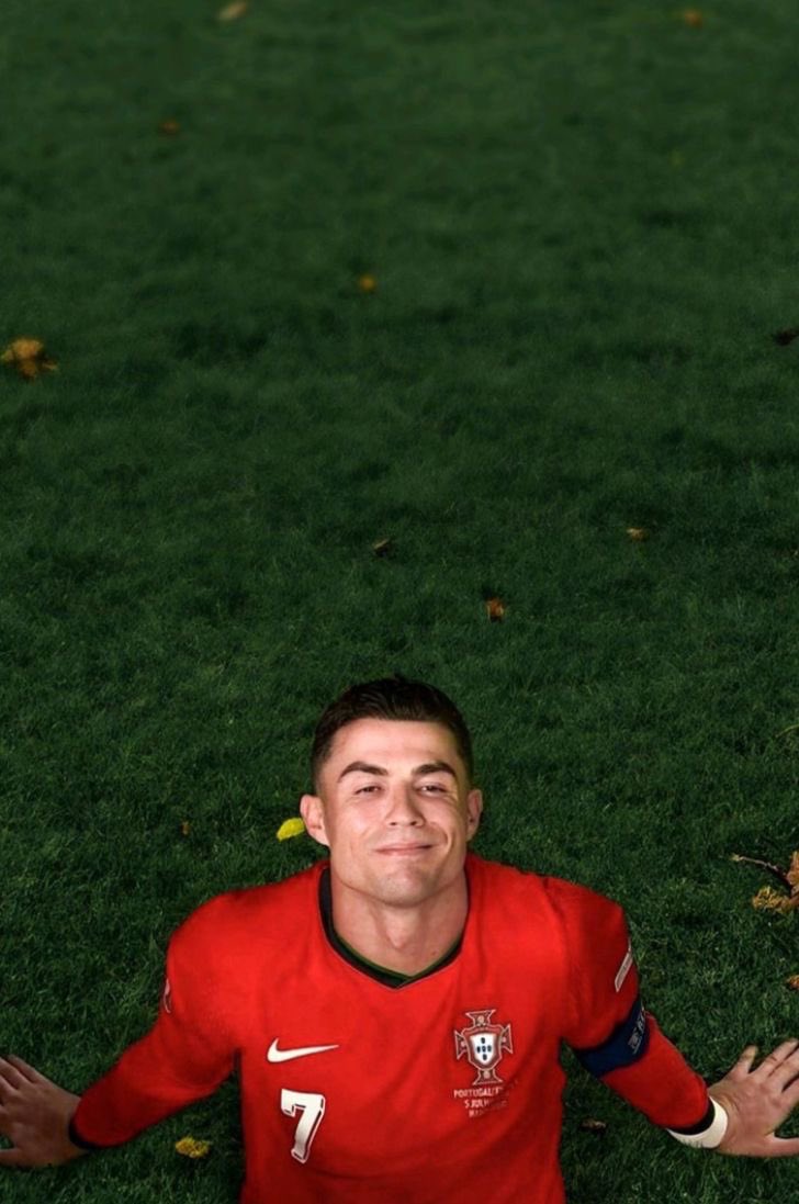 aabdulkadir_'s tweet photo. Win or lose, some names remain bigger than scorelines.Thank you for giving us years we’ll never forget, right from our childhoods, you’ve always been there. You inspired a whole generation and kept on going despite all the criticism.
I’ll never stop supporting you @Cristiano 🇵🇹❤️ https://t.co/v6OK88wfNB