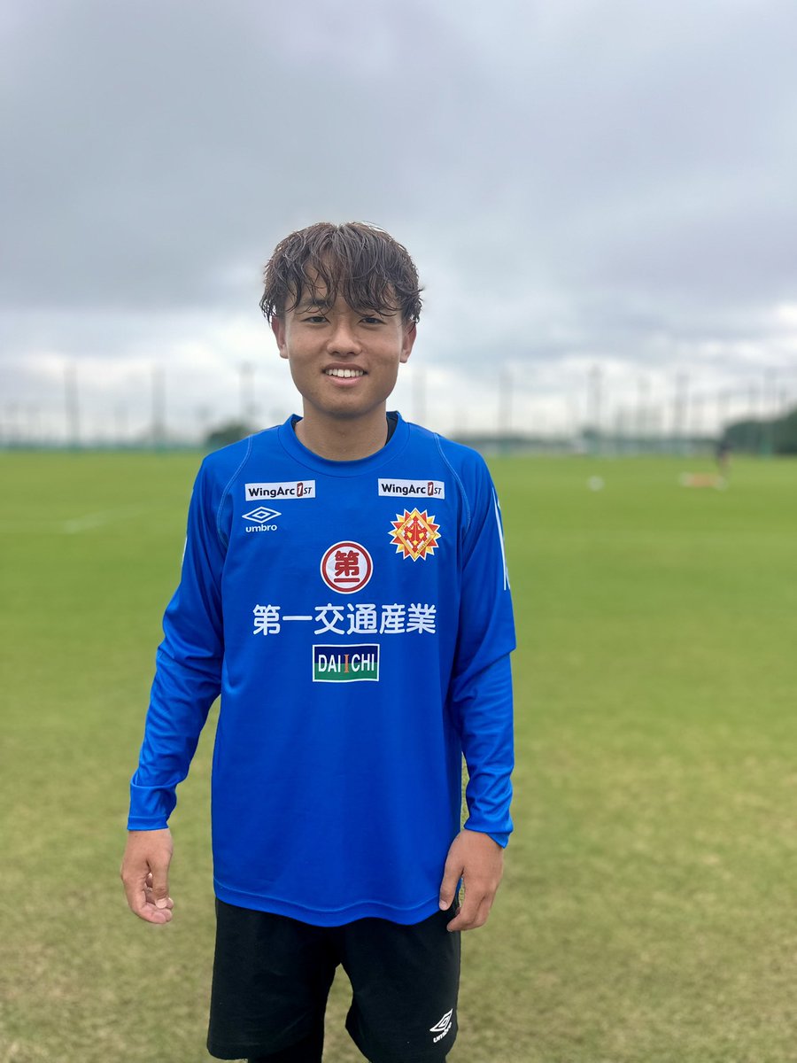 AshLynx61's tweet photo. 2026.7.4~5 週末の新門司 ユース出身の皆様
U-18時代の毅然としたキャプテン姿とのギャップにウケる末っ子お茶目キャラ坂下選手のはたまたピッチでの強気プレーが頼もしく✨そして完全復活？本気感みなぎってきた世良選手にも超期待
#世良務 #坂下湧太郎 #坪郷来紀 #官澤琉汰 選手
#ギラヴァンツ北九州 https://t.co/d09Qs0K1TT