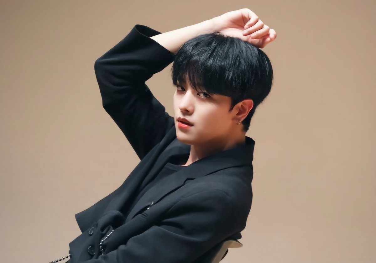 Arwens_RVkitty's tweet photo. #KimYoungJo #STMICL #RAVN 김영조 KYJ  레이븐 レイブン RV Memory 🌹🔥 https://t.co/L3AMGE1phS