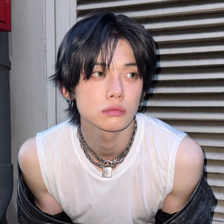 WITCHSHE4RT's tweet photo. how does pinterest see you?    

☆ kpop idol    
☆ tattoo    
☆ nails    
☆ outfit

(la cuenta que uso para buscar cualquier cosa) https://t.co/jjdDLD0iwm