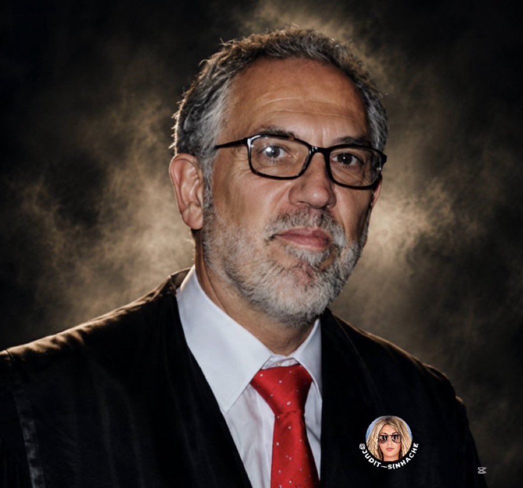Marsais_'s tweet photo. Un tal juez sustituto no se ha atrevido a rectificar el garrafal error de su amigo, también juez. Entre jueces anda el trágico juego de los #togados contra la #democracia española. ¿Hay alguien ahí con un poco de seny? https://t.co/XpQXB6Z1CR