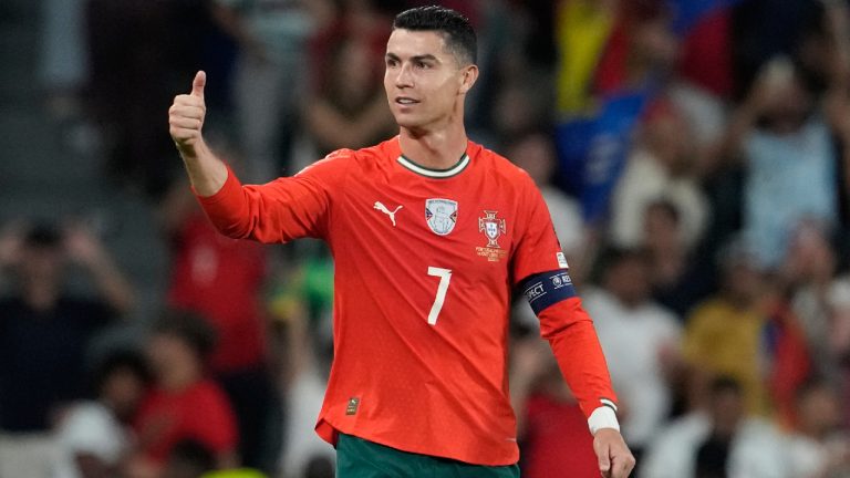Sirlawwisdom's tweet photo. @FabrizioRomano Thank You CR7 https://t.co/b70fZkRP7s