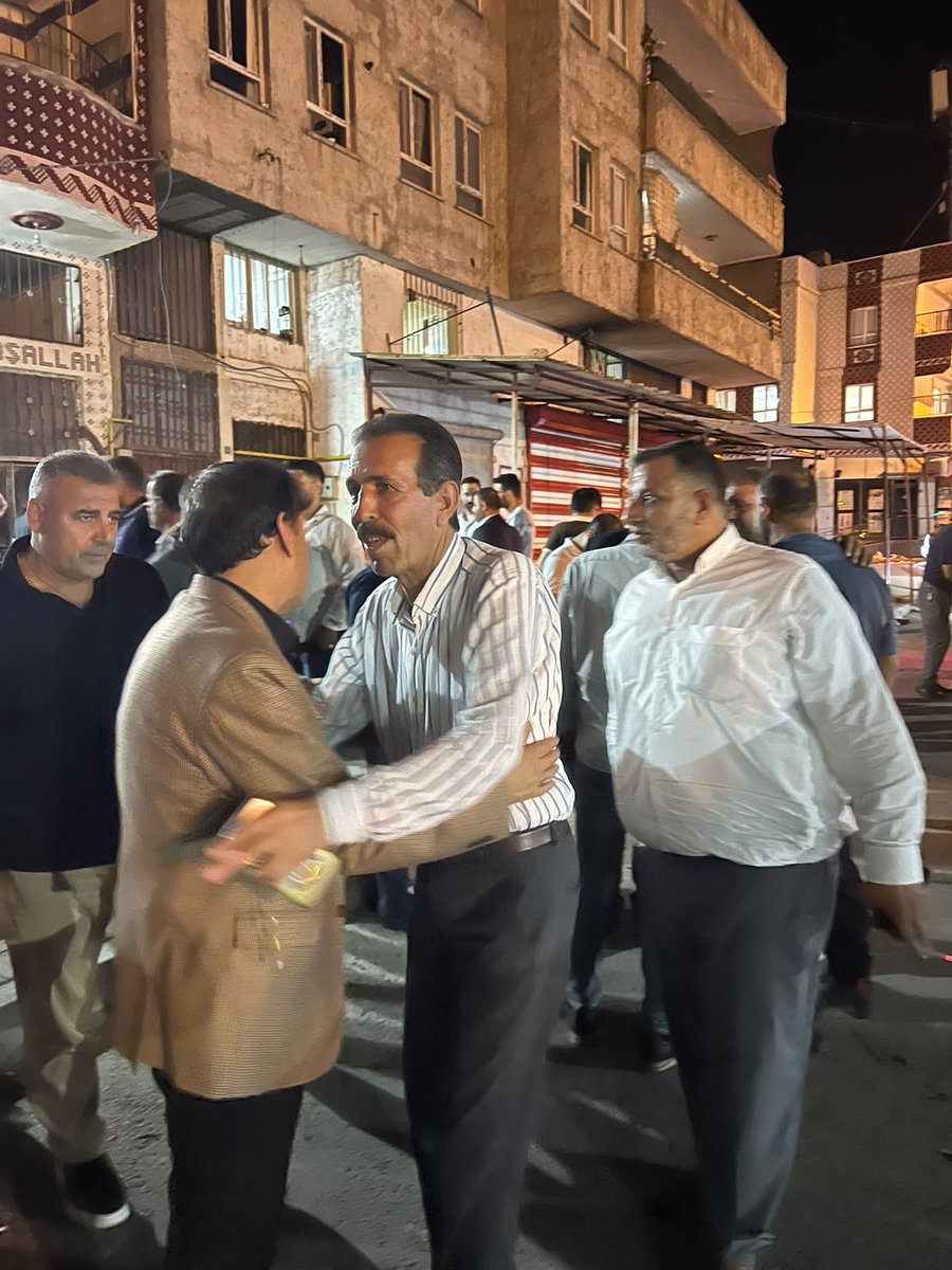 MHPEyyubiye's tweet photo. Eyyübiye bize biz eyyubiyeye inanıyoruz İnanç, Azim ve Büyük Teveccüh! 🇹🇷

İlçe Başkanlığımızda bu akşam muazzam bir coşkuya ve hınca hınç bir katılıma hep birlikte şahitlik ettik. Göreve geldiğimiz ilk günden bugüne kadar Eyyübiye'mizin şahit olmadığı muazzam bir kalabalıkla, tek yürek olduk!

İl Başkanımız Sayın Osman Mutlu, il yönetim kurulu üyelerimiz ve salonlara sığmayan Eyyübiyeli hemşerilerimizin bu muazzam teveccühü, yürümekte olduğumuz kutlu yolun en büyük müjdecisidir.

Bizleri bu akşam yalnız bırakmayarak gücümüze güç katan İl Başkanımızı ve başımızın tacı olan çok kıymetli halkımızı saygıyla selamlıyoruz. Eyyübiye için durmadan, yorulmadan ilçe başkanımız ve yönetim kurulu üyelerimizle birlikçalışmaya devam edeceğiz!te 

#MHP #Eyyübiye #OsmanMutlu #MilliyetçiHareketPartisi #Şanlıurfa

@dbdevletbahceli @MhpTbmmGrubu @eczosmanmutlu @Sanliurfa_MHP