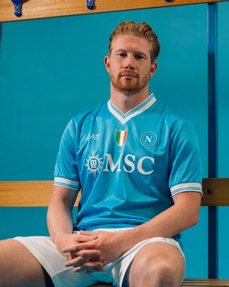 Re10Bello's tweet photo. Classifica delle maglie piú belle dell'era ADL
1)2024/2025 mia figlia che mi guarda da lassú e il Napoli ...scudetto 💜
2)2025/2026 L'acquisto di KDB un fuoriclasse dopo Maradona💙
3)2023/2024 Scudetto dopo 33 anni♥️ https://t.co/zhmq4Q49fk