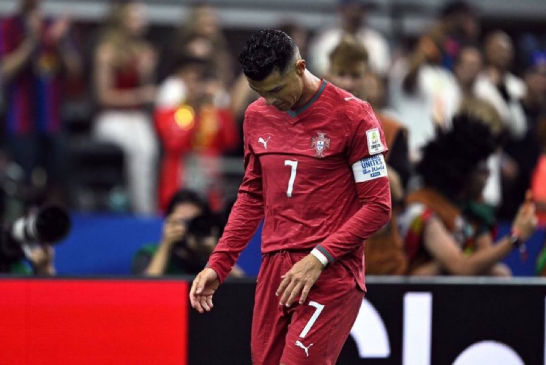 fededelcueto's tweet photo. ¿Llorando por un torneo de 7 juegos?

Mañana volverá a decir que es un torneo menor, pero sabemos que le quedó grande. 
Cristiano Ronaldo gente… https://t.co/F6jMn41eCl