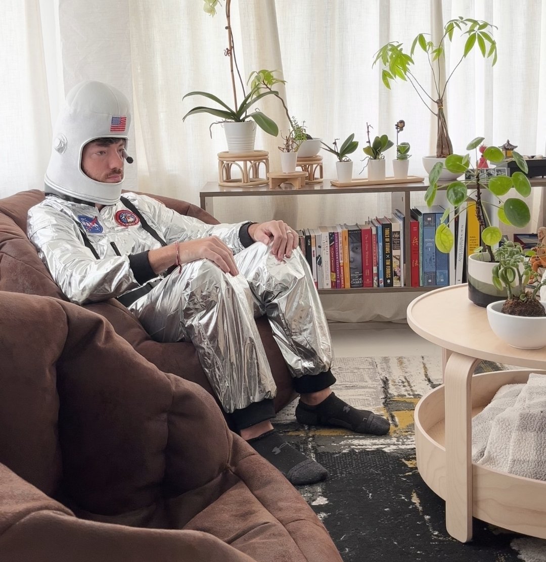 MTLFORBRKFST's tweet photo. *me waiting for $BELLS to hit $100 so i can get my rocketship* https://t.co/ALDRzcIbJX