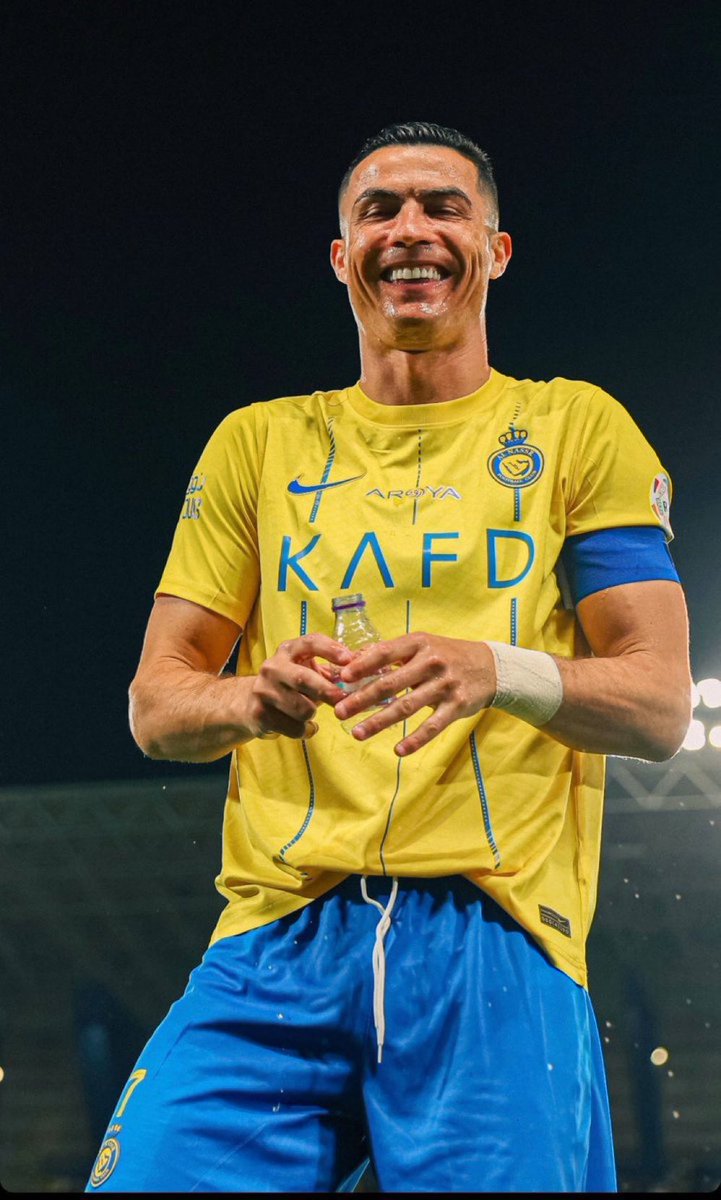 Alqeeran's tweet photo. #البرتغال_اسبانيا
خروج البرتغال جعلني سعيداً لأنه كشف أن جمهور #الهلال وصل لمرحلة تشفق عليه
ناديه يعج بالمشاكل ومنهار ، وهو مبسوط بخروج البرتغال علشان #رونالدو !

🚨 المشكلة مهي هنا ..
المشكلة ناسي أن خروج رونالدو سيساعد #النصر بالتحضير مبكراً للموسم وإنهاء مشاكل التعاقدات https://t.co/5fUcFZkxdY
