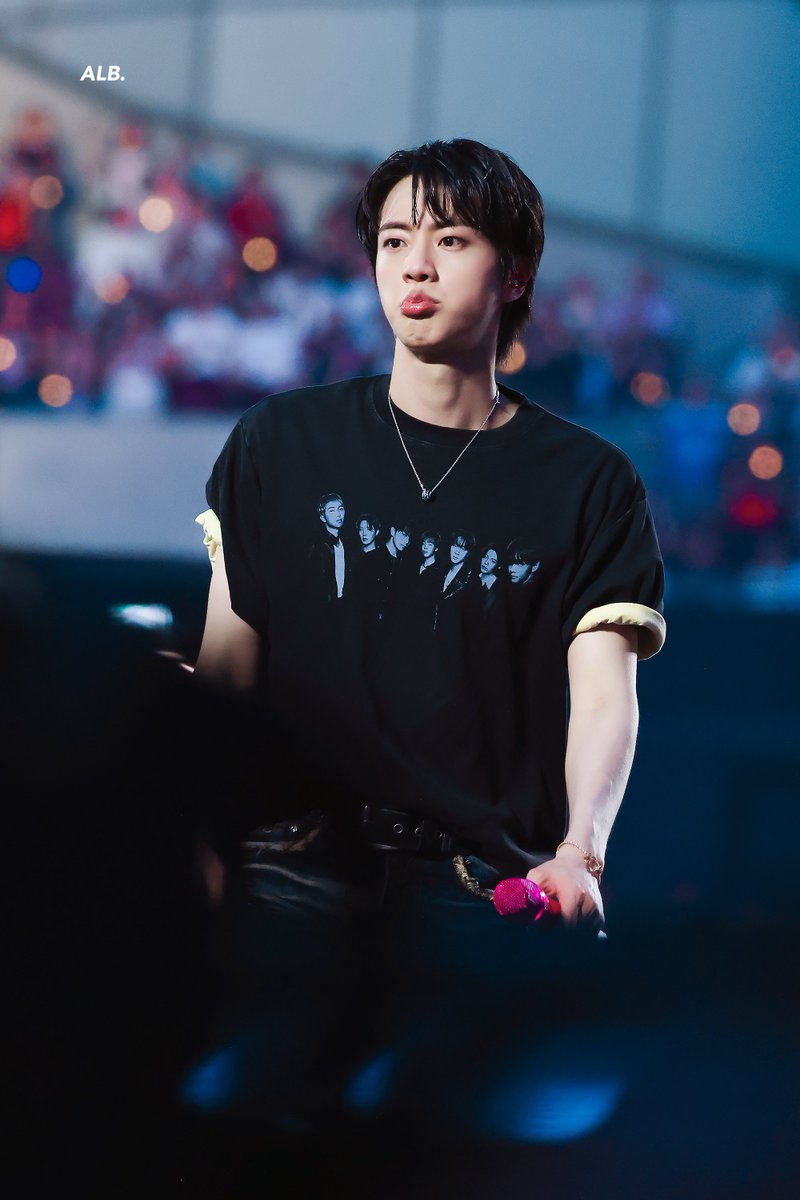 ALittleBraver92's tweet photo. 260706 

#방탄소년단진 #김석진 #석진 #진 #BTSJIN #JIN 
#BTS_WORLDTOUR_ARIRANG
@BTS_twt https://t.co/cFMPPL0ylA