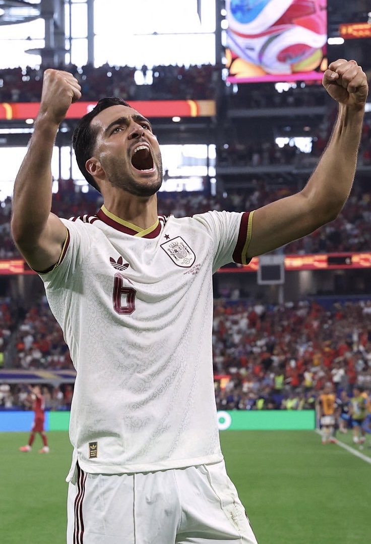 ArsenalChizzy_'s tweet photo. 🚨 Luis de la Fuente on his match-winning substitution:

Reporter 🗣️  "What inspired you to make that substitution that changed the game?"

De la Fuente 🗣️ "Sometimes, in football, you have to trust your instincts. Mikel Merino has always been a clutch player for Arsenal, so I knew he could deliver in a big moment. 

Players like him don't need many chances, they just need the right moment." 🇪🇸