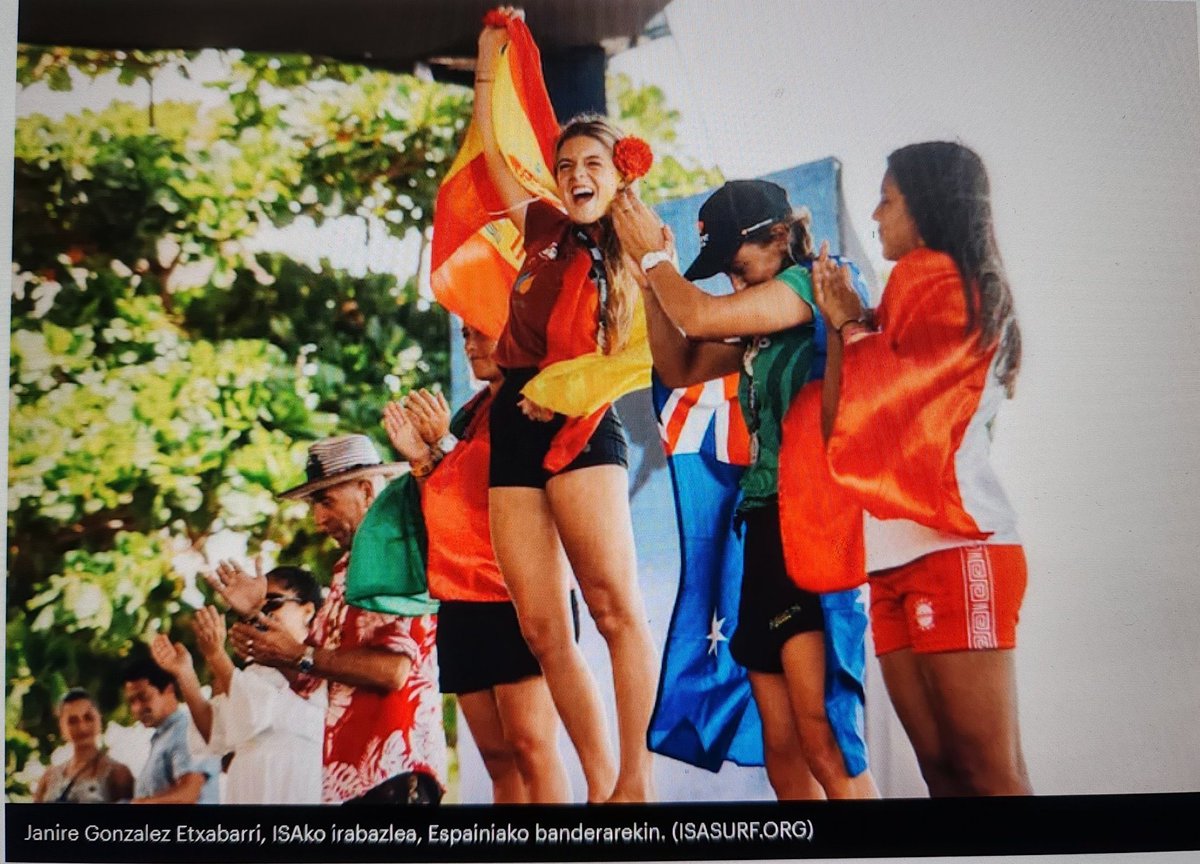 herrikoseme's tweet photo. Duela 25 urte pentsaeziña zen españiarzaleak tiroz akatzen zenituztelako

Baiñon ETA eta bere txakurkumeak sorturiko terrorea betiko bukatu den ezkero egitazko euskaldunak harro altxatzen dugu gure bandera, mendetan barrena beti egin dugun bezela https://t.co/U58uZUVMa3