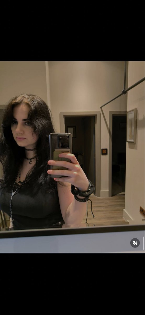 cuck4irls0's tweet photo. come goon to my gfs hot ass sister and bully me for it https://t.co/ffHDwwSvBx
