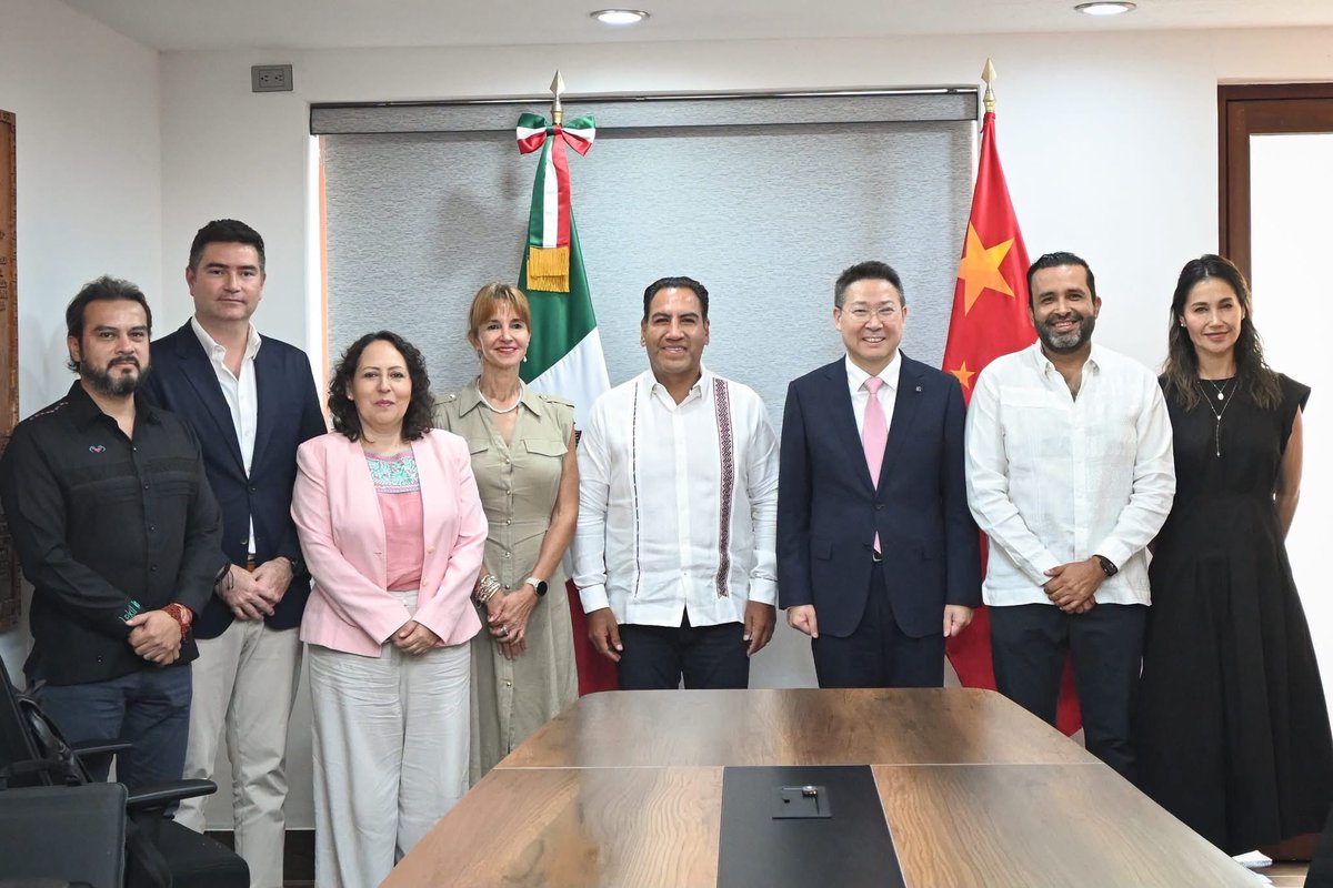 C13Tapachula's tweet photo. 🔴Sostuve una reunión de trabajo con el Excmo. Sr. Chen Daojiang, Embajador Extraordinario y Plenipotenciario de la República Popular China en México.

🔗https://t.co/U9zdFaAJkN https://t.co/P9s7gBFLdw