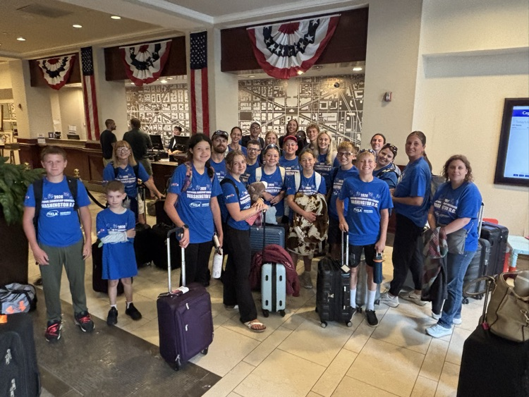 CwcChambers's tweet photo. Chambers FCCLA has touched down in Washington D.C. and is ready for an energetic Opening Session! 🇺🇸🎉 https://t.co/6ksLuDkaZf