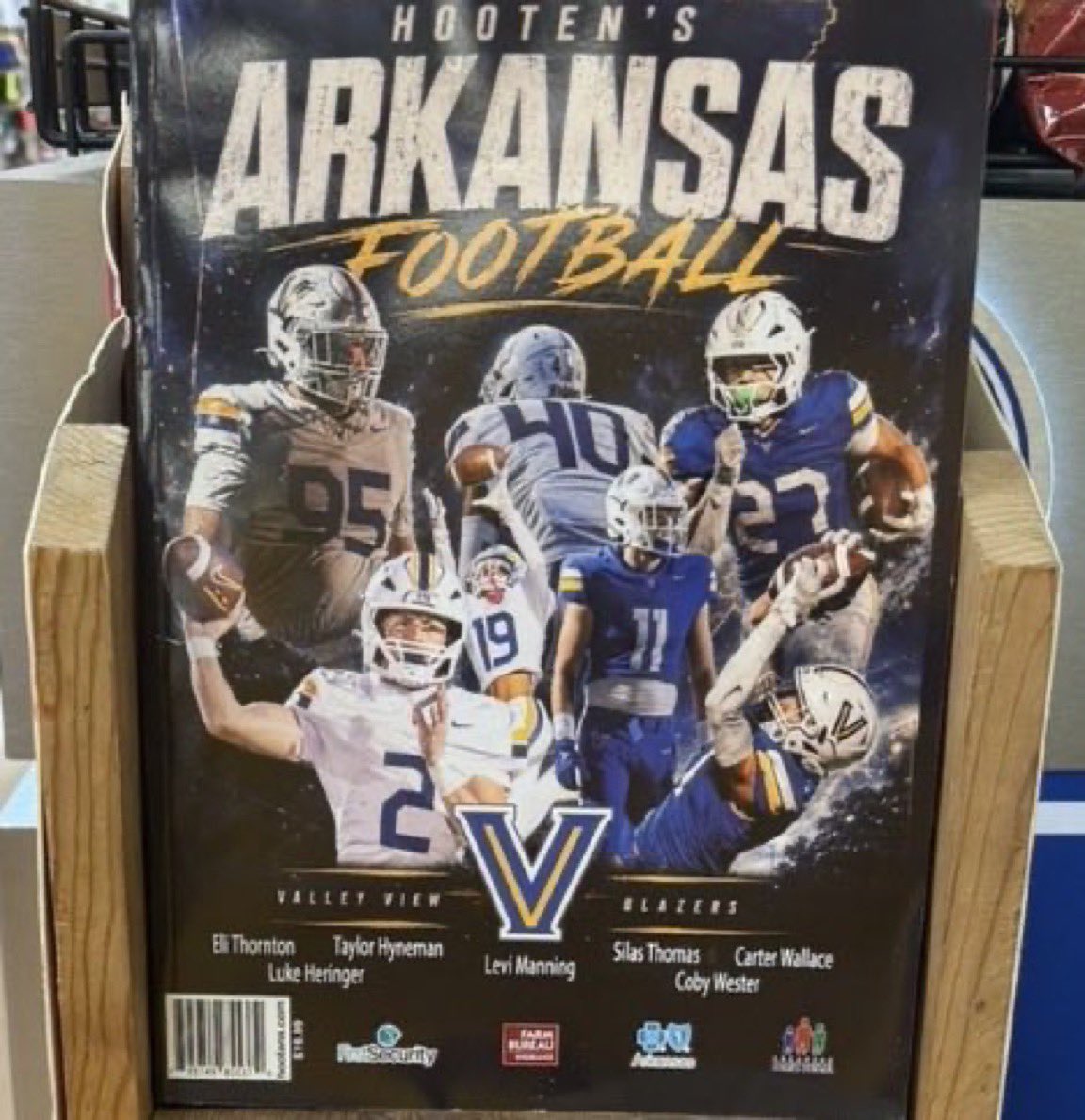GraysonPierce4's tweet photo. Arkansas commit Eli Thornton is on one of the covers of @HootensARFBall. 

(📸 @seanasu2000) | #WPS https://t.co/MsmqHW4Fv7