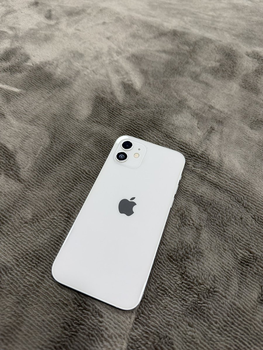 jss2997a's tweet photo. Tengo esto que ya no ocupo:
iPhone 12 cambio por un encuentro😈
AirPods 2 pro cambio por 2 encuentros😈 
iPhone 16pro Max cambio por 5 encuentros😈
Solo chicas serias mandar Dm,solo una cosa por chica y que sean solo de Toluca y alrededores, todo será discreto y legal #Toluca https://t.co/bjSgMWpxC7