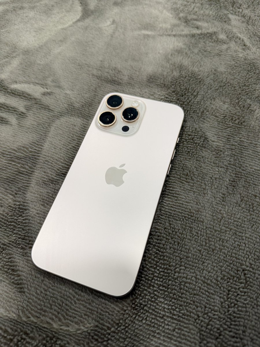 jss2997a's tweet photo. Tengo esto que ya no ocupo:
iPhone 12 cambio por un encuentro😈
AirPods 2 pro cambio por 2 encuentros😈 
iPhone 16pro Max cambio por 5 encuentros😈
Solo chicas serias mandar Dm,solo una cosa por chica y que sean solo de Toluca y alrededores, todo será discreto y legal #Toluca https://t.co/bjSgMWpxC7