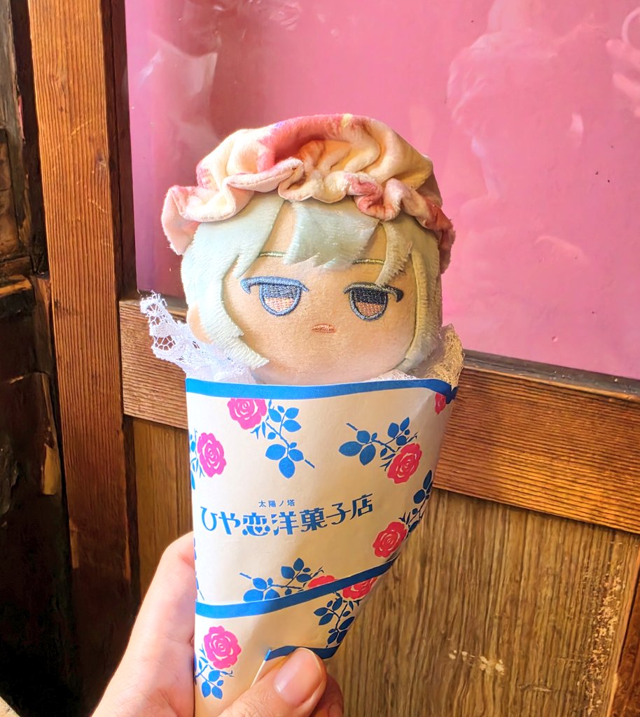 plum_0202's tweet photo. 店内も可愛いよ🌹 https://t.co/whhjca5SnI