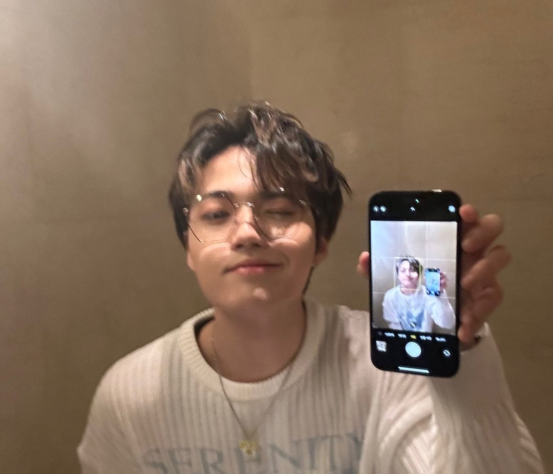 kiwipiri's tweet photo. Treasure Forever 🩷 

#TMSD #TreasureMakerSelcaDay #TeumeSelcaDay #TREASURE #트레저 #ParkJeongwoo #KimDoyoung #박정우 #김도영 https://t.co/lH6pxIJq9r