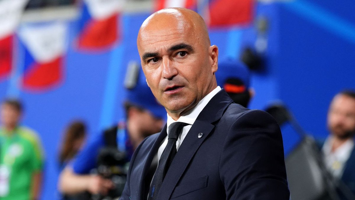 ActuFoot_'s tweet photo. 🚨🚨 OFFICIEL ! ROBERTO MARTINEZ 🇪🇸 ANNONCE QUITTER SON POSTE DE SÉLECTIONNEUR DU PORTUGAL 🇵🇹 !!!! 👋

« On a affiché LES MEILLEURS CHIFFRES de l’histoire de la Seleção, on a gagné la Ligue des nations. 😮

On a perdu un match face à une équipe favorite, on a regardé l’Espagne les yeux dans les yeux. Individuellement, ON A ÉTÉ INCROYABLE !

J’espère que les supporters portugais se souviendront qu’on a tout donné pendant 3 ans et demi.

C’est mon dernier match avec le Portugal. Je remercie le peuple portugais et les joueurs. »

🎙️ conf. de presse