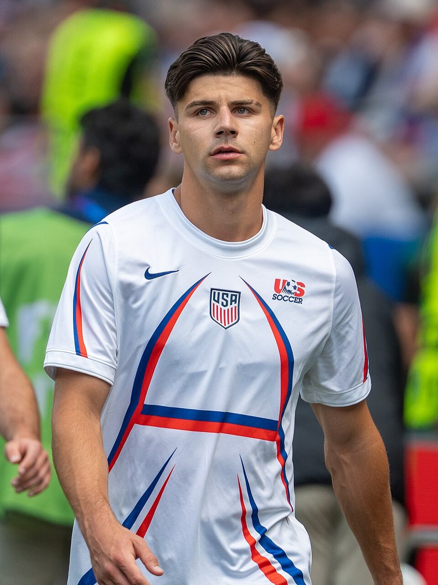 ucdavismsoc's tweet photo. IT'S GAMEDAY ‼️

Good luck to the @USMNT and former Aggie @maxarfsten as they take on Belgium in the Round of 16 tonight!

USA vs. Belgium
8 p.m. ET / 5 p.m. PDT | FOX | Seattle

#GoAgs https://t.co/YElewJC49O