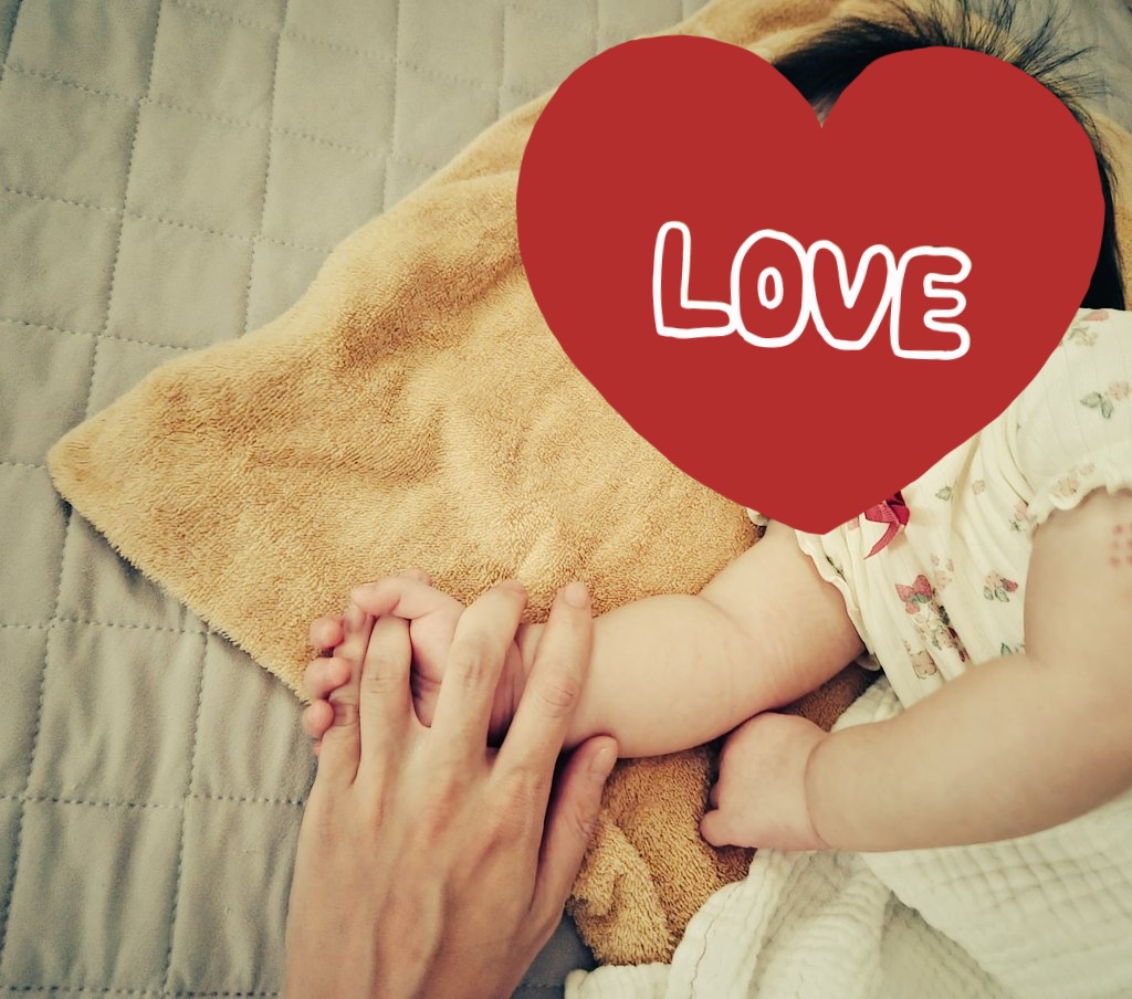 M_m_LGBT's tweet photo. なーぜー
なーぜーすごく元気に遊んで
なーぜーすごく元気に眠りについたのに、
なーぜー深夜に発熱したのん？
（それも39度3分）
仕事できない。リスケも確定。
おててギュっと握ってくるのが愛しい。
そして早く治ってと切に思う。 https://t.co/CMLYmcJfbG