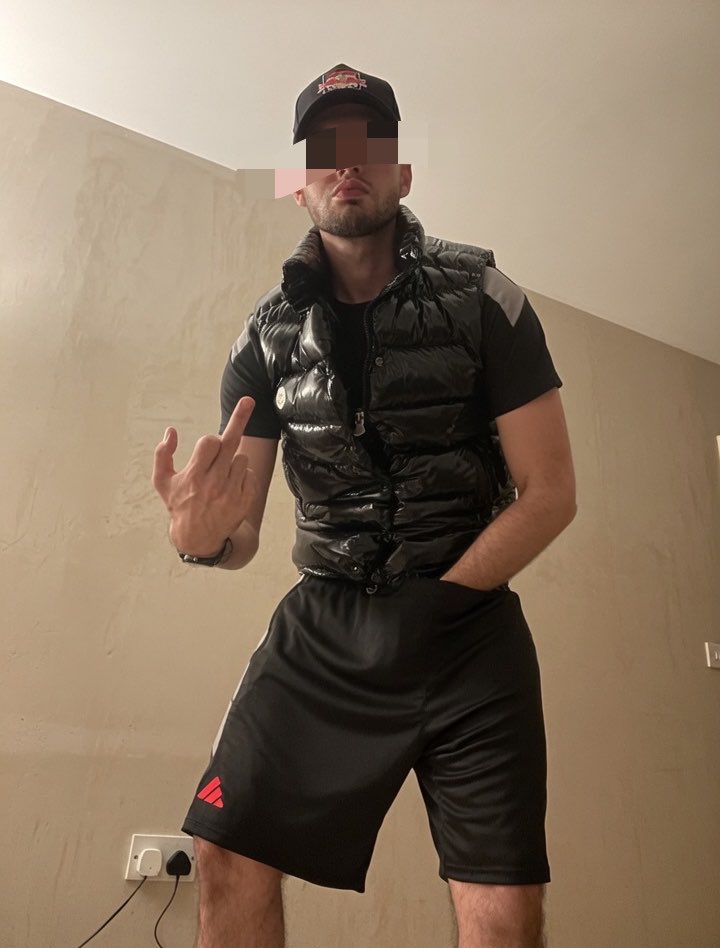 Masterhcm1's tweet photo. Quit touching yourself and get fucking sendin 😂🤑🤑

#scally #chav #master #scallymaster #findom #mascdom #pufferjacket #airmax #monclermaya #roadman #manc #scouse https://t.co/XyZrx0GWkv