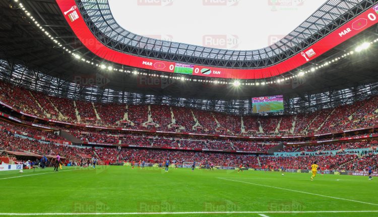 NovaSouad's tweet photo. 🇲🇦🔥 الرباط غادي تولّي كتغلي بالنخوة والحماس!

بعد المشهد التاريخي والإقبال الجماهيري الخرافي اللي عرفاتو المباراة الماضية، واللي خلا جميع التذاكر تسالي فوقت قياسي، تقرر رسمياً نقل منطقة المشجعين الخاصة بمباريات المنتخب المغربي من ملعب الأمير مولاي الحسن إلى المركب الرياضي الأمير مولاي عبد الله! 🏟️

القرار جا باش يعطي الفرصة لعشرات الآلاف من المغاربة يعيشو الأجواء الأسطورية، ويشجعو أسود الأطلس بصوت واحد يهز الرباط كاملة! 🦁❤️

الموعد كبير... والأجواء غادي تكون نار! 🇲🇦🔥 ديما المغرب!