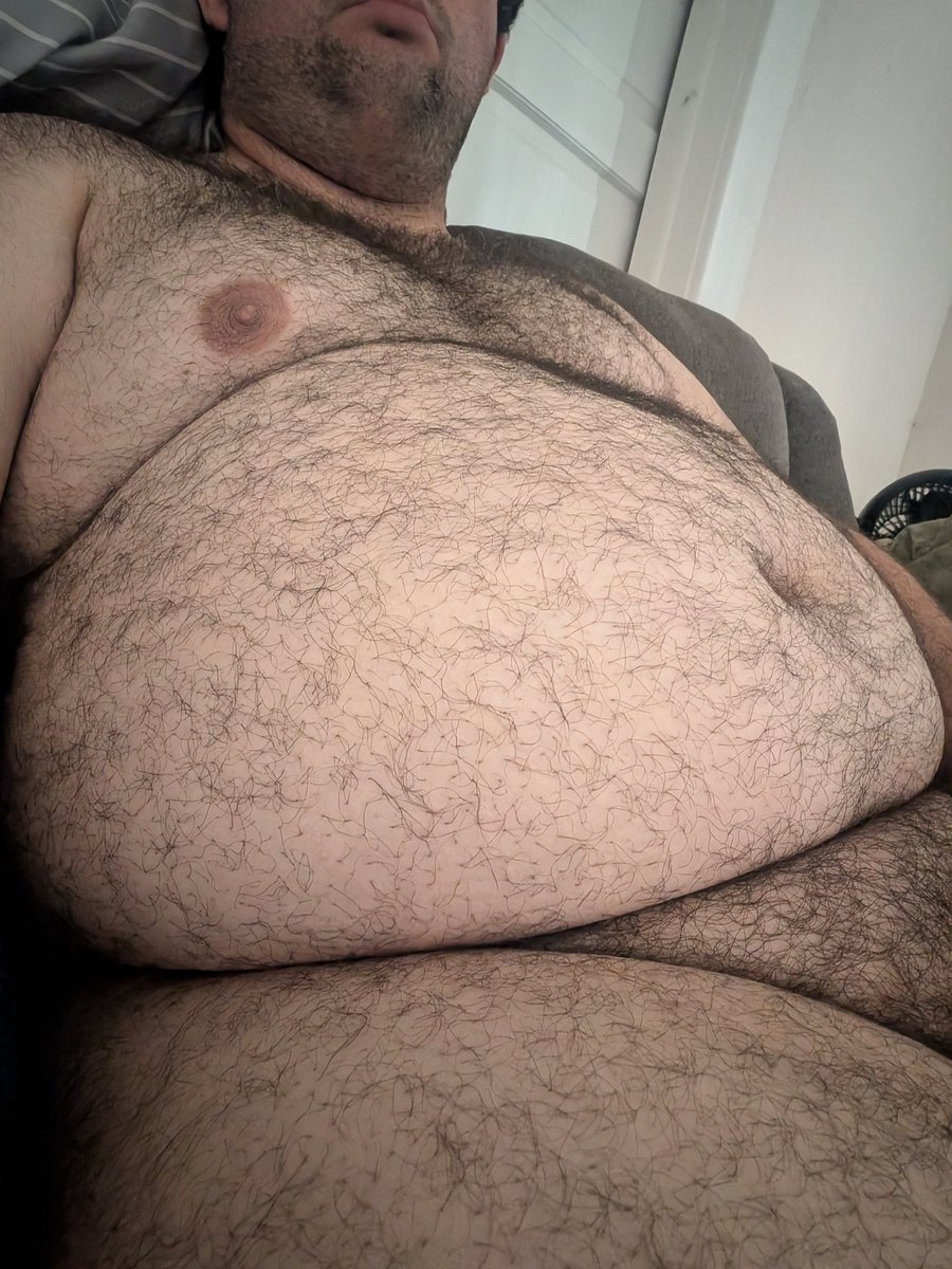 hypnomatic1's tweet photo. Kinda sad no one rubbed this belly at the con :( https://t.co/HcE7CkZM60