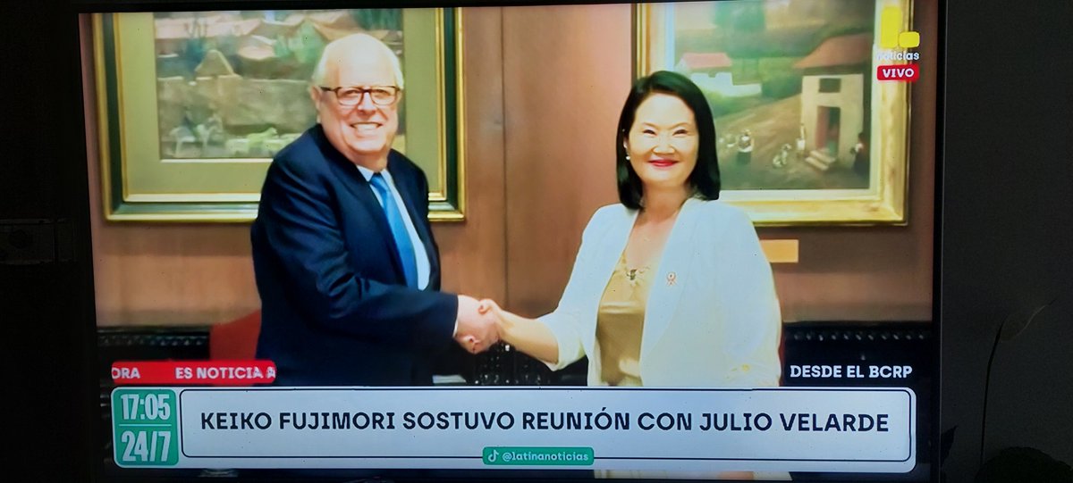 ANDRESCAPELLETT's tweet photo. #JulioVelarde acepta quedarse durante 5 años más a cargo del @bcrpoficial Durante el gobiero de la electa presidente Sra. @KeikoFujimori.
Una gran alegría para el país, buen inicio de gestión de gobierno.
#ComunismoEsMiseria https://t.co/hyv9owwv7v