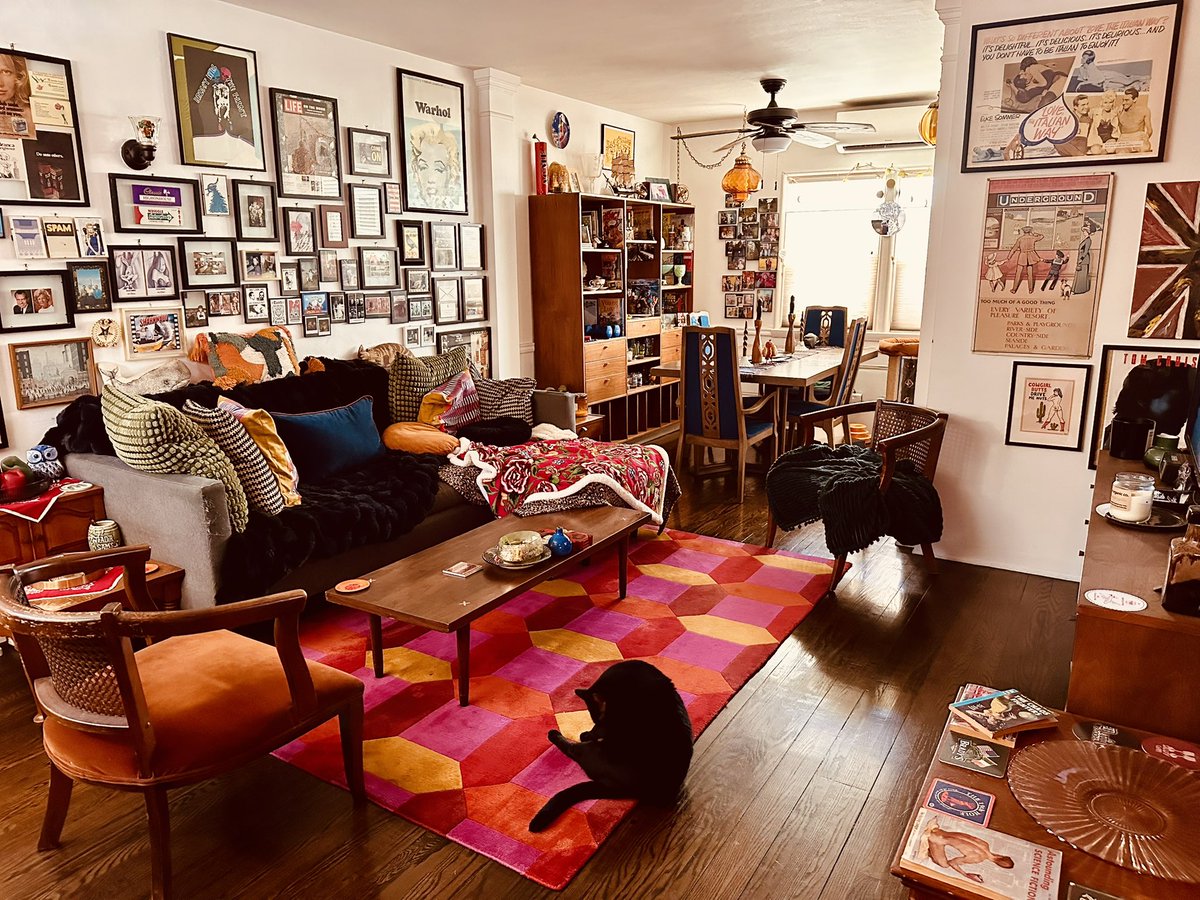 tentwentysixpm's tweet photo. franny, this sounds like my personal hell. sincerely, a childfree 42 year old woman with a warm, inviting apartment all to herself (and 2 cats) https://t.co/6EzdAvIOg5