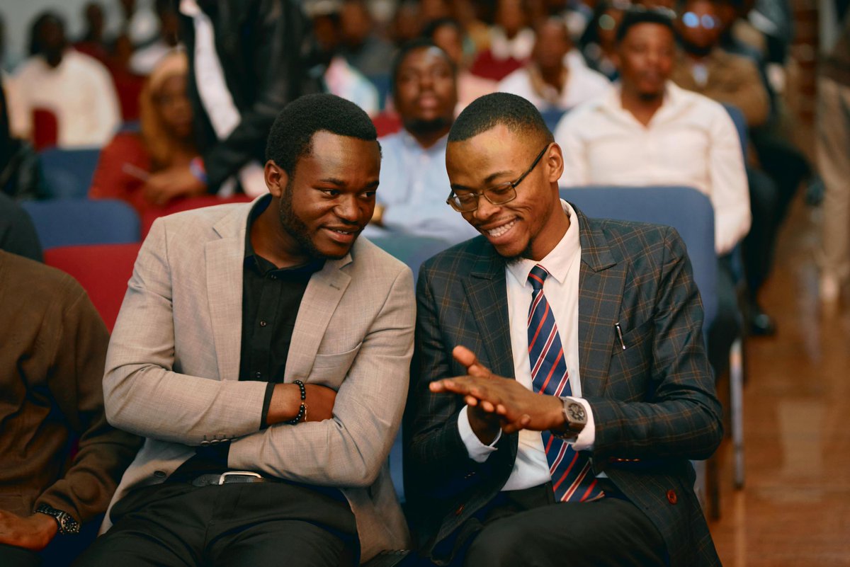 MADIKASYMP34879's tweet photo. 🇨🇩 Honoré d'avoir répondu à l'invitation de Jeunes, Réveillons-Nous pour la 4ᵉ édition de la conférence #JRN4.
Une pensée particulière à mon grand frère @MbangJeremie  Baba Mutumishi, dont l'engagement en faveur de l'éveil et de la formation de la jeunesse force le respect.
# https://t.co/XnueqDu1a0