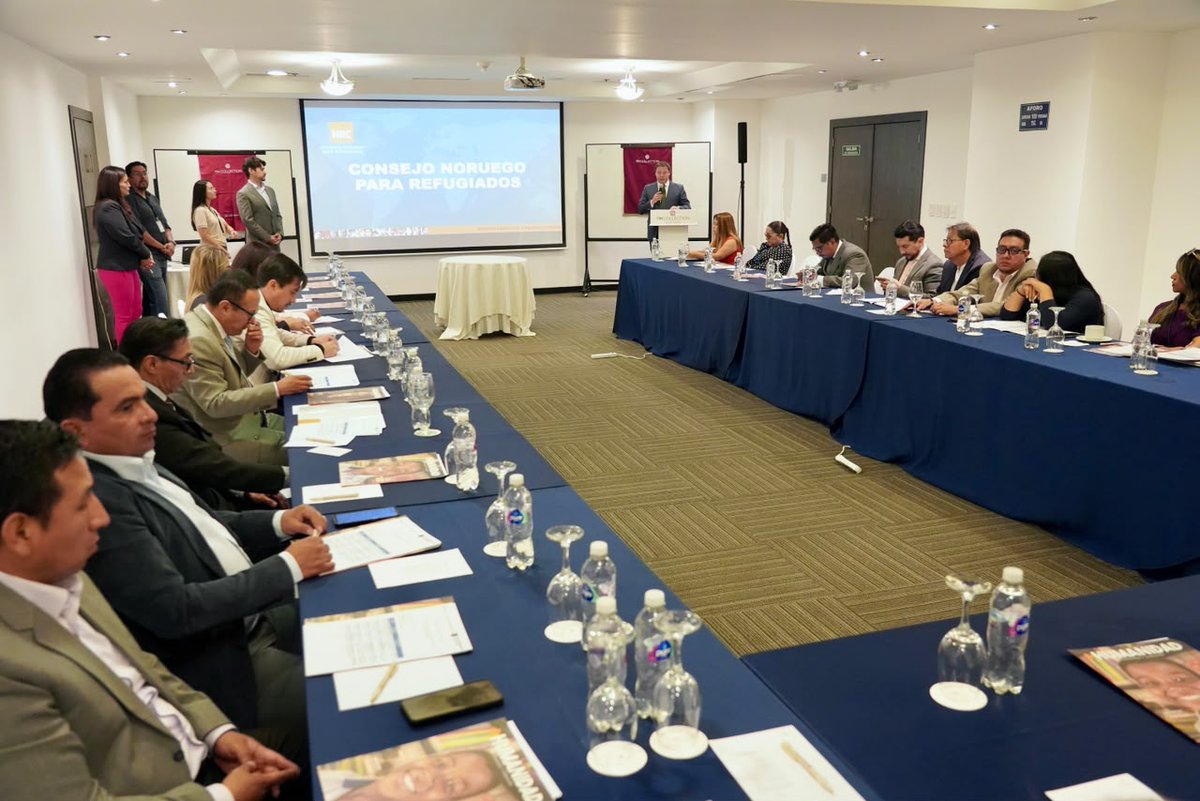 DefPublicaEC's tweet photo. Asimismo, se destacó el compromiso sostenido del @NRC_LAC  y de @ACNUREcuador con la Defensoría Pública, al sumarse una vez más a este proceso de formación mediante el aporte de su experiencia técnica y su trabajo cercano con la realidad de las personas en #MovilidadHumana. https://t.co/AuIS3A8XoL