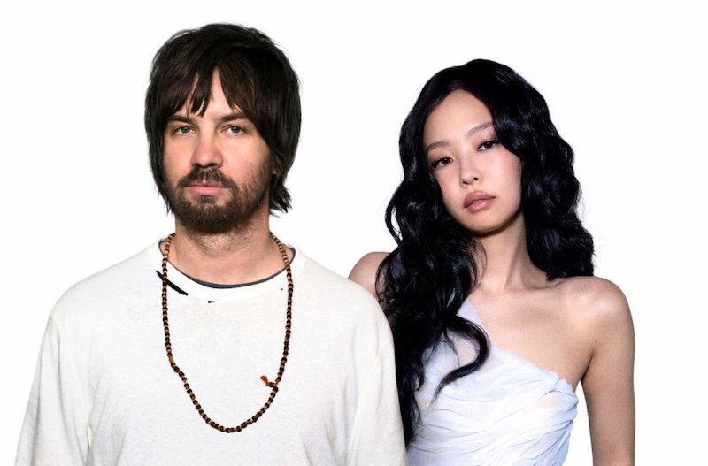 TheePopCore's tweet photo. “Dracula - JENNIE Remix” by Tame Impala &amp; JENNIE has officially reaches a new peak at #8 (+2) on this week’s Billboard Hot 100.

— This marks the highest-charting song for both Tame Impala and JENNIE. https://t.co/ODU7ZmXLar