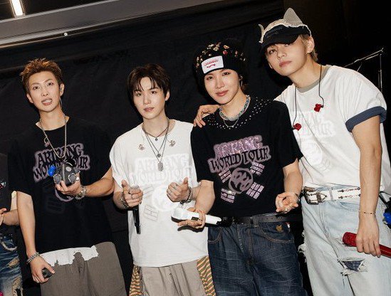 chokooretas's tweet photo. this is the rap line of bts https://t.co/i6NgQlX90u