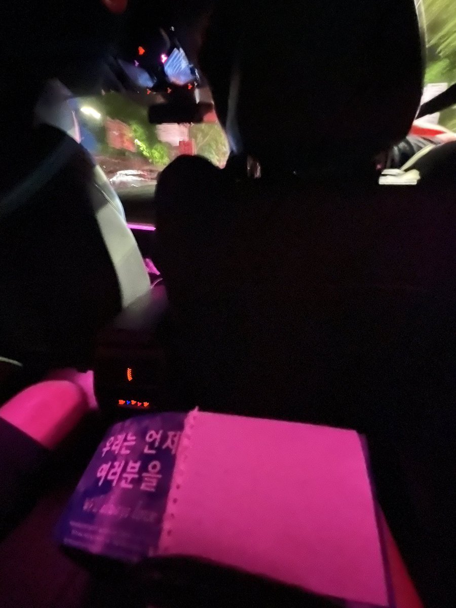 auric_92's tweet photo. Convo with Uber driver

Driver:  I went tottenham cause there’s a concert. I thought it’s going 2 be quiet cause I dunno BTS but oh my days! The people just go on and on!

Me: Yeah BTS is quite popular globally!

Driver: what kind of music do they do?

#BTS_ARİRANG_LONDON https://t.co/M7uOPcHZYM