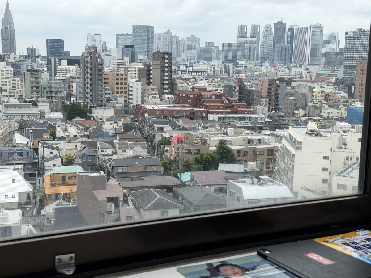 kenchan_ymgt's tweet photo. 【お知らせ】
店主しばらく不在となります
その間スター星川が心を込めてラーメン作りを致します
提供まで多少時間がかかりますが何卒ご了承ください

以下私事↓
小・中学の同級生が東京の大学病院の病院長に就任していてその大学病院でプップ（前立腺癌ステージ3）の手術をしてもらえることになりました
持つべきは優秀な同級生です
ヤマグ本当にありがとう
それでは大船に乗ったような気持ちでこれから手術受けてきまーす♩

スタッフのおば・・お姉さま方へ

「しばらくの間お店を頼んだよ！！」