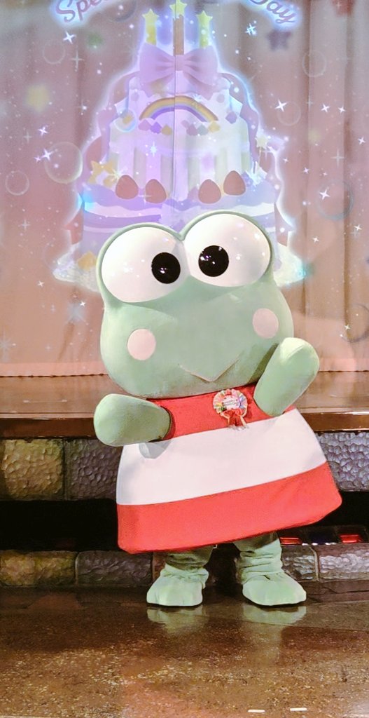 saou_osmt's tweet photo. ソラマチでお兄ちゃんに会いたかったけど誕生日はピューロと決めてたので４日はこちらへ
けろっぴをお祝いしてけろっぴにお祝いされて夕方ビュッフェでプリンにもお祝いしてもらいました https://t.co/xz54f1Lv7E