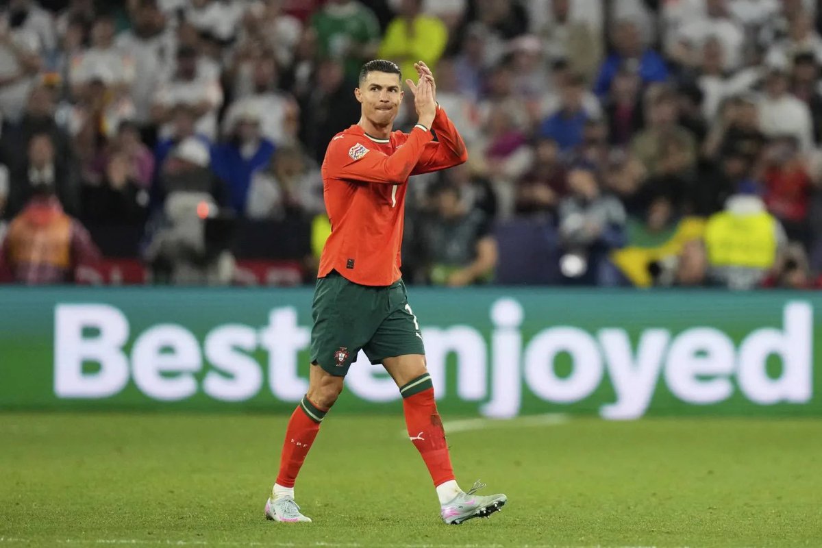 Maestro_G7's tweet photo. C'mon bring it on y'all.
We die on this hill.
Cr7 is not just a fan base, it's a movement for those who have not had it easy. Those who wanted to give up cuz nothing seems to be working but with resilience passion and hard work, they scaled through.
He has etched his name in..... https://t.co/7aMPcYbX7P