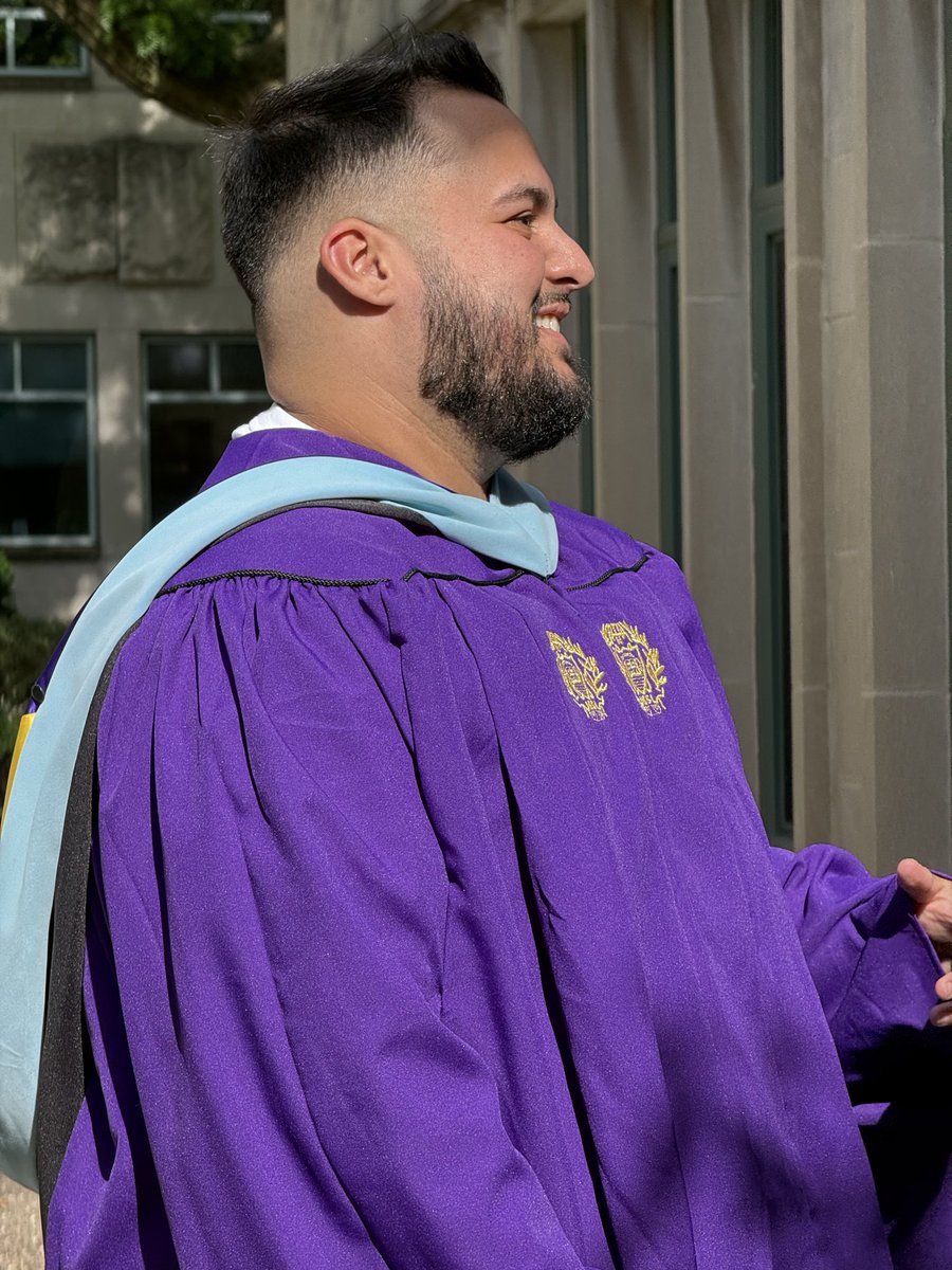 TomasReuning's tweet photo. Life Update:

I recently graduated with my Master's in Education &amp; Social Policy from Northwestern University.

The experience so deeply affirmed my love of learning and teaching that I have decided to pursue my teaching license, and become a high school teacher. https://t.co/OU4XOmHogx