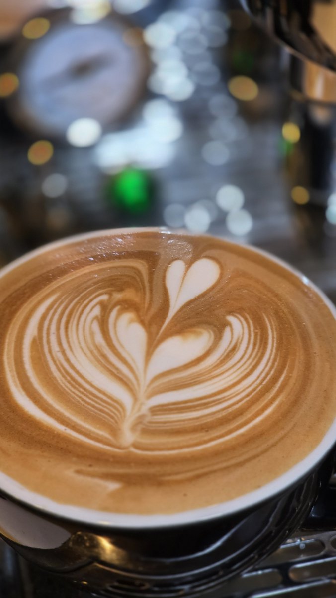 espressobaobab's tweet photo. おはようラテ練習☕今回の焙煎なかなか良き😋
昨日、ショートアップしました♪
トロトロエスプレッソ✨
https://t.co/6vHPXrxxBB https://t.co/tVy2Q76nln
